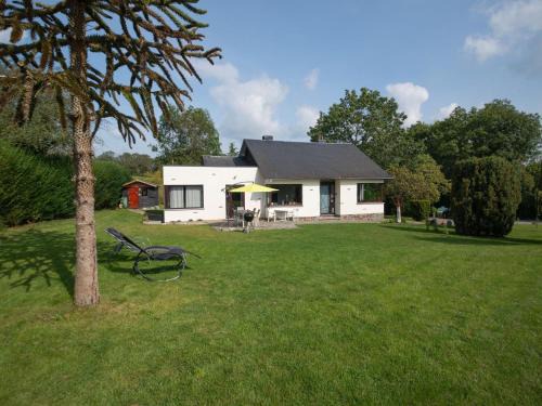 Somme-Leuze House | The Waltz of the Chickadees in Somme Leuze