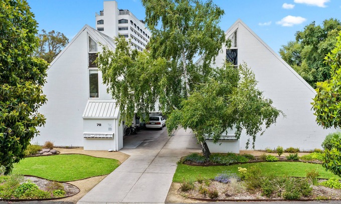 Parkville Apartment | The Warbling Magpie