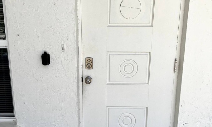 Warm Mineral Springs House | The Warm Springs Sanctuaryn