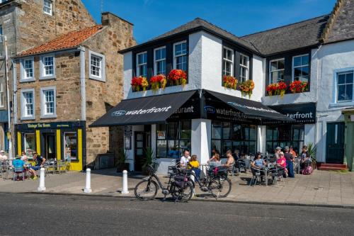 Anstruther House | The Waterfront