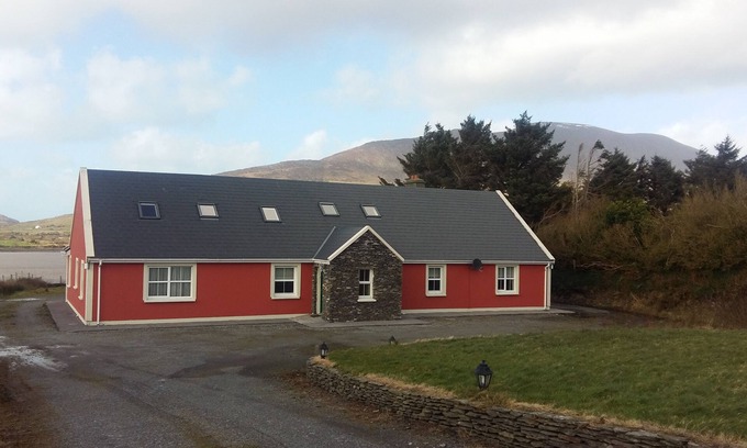 Cahirciveen House | The Waterfront - spacious, modern property with stunning views.