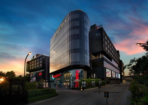 Krishnarajapura Hotel | The Waverly Hotel & Residences