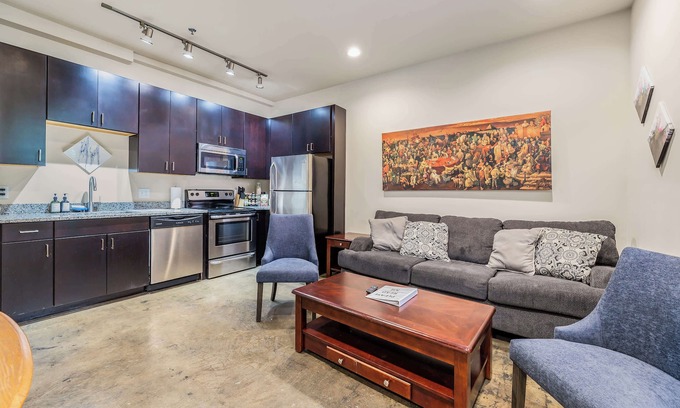 Roanoke Apartment | The West End Flats Su