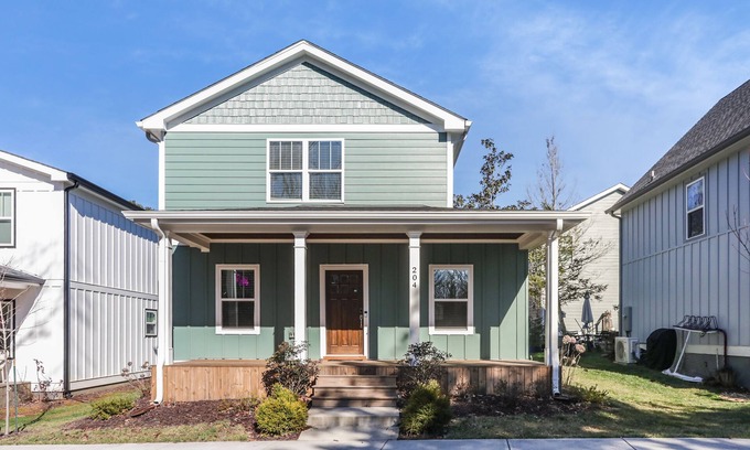 Ball Ground House | The Westchester - A modern bungalow 9-minute walk to downtown Ball Ground