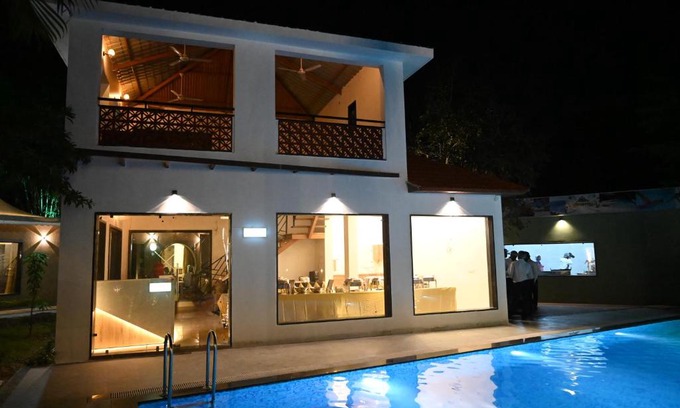 Bhopal Resort | The Whispering Palms Resort