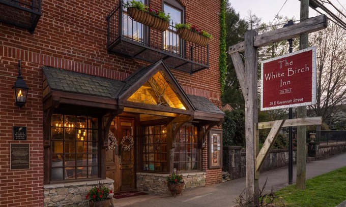 Clayton Hotel | The White Birch Inn