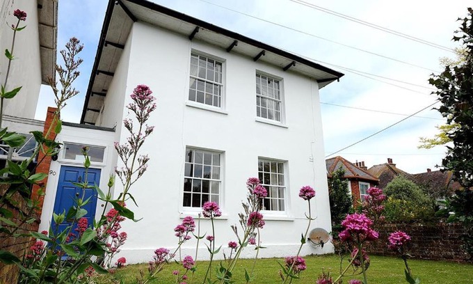 Bridport House | The White House