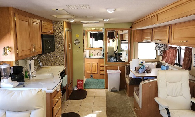 Tubac House | The White House RV, A UNIQUE RENTAL IN THE HEART OF TUBAC VILLAGE, AZ