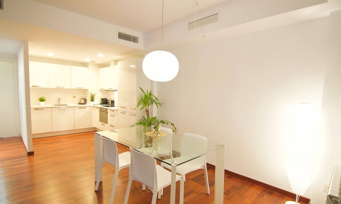 Sants Apartment | The White Spot Apartment