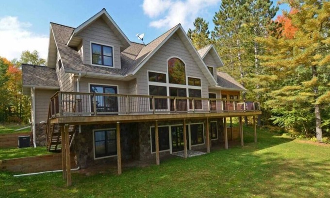 Clam Lake House | The Whitetail Inn- Upper Clam Lake