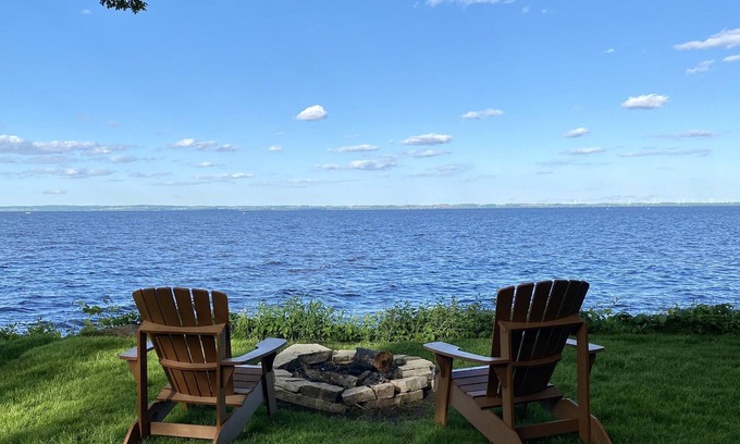 Black Wolf Cottage | The Winne Cottage on Lake Winnebago