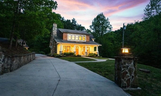 Bristol House | The Woodlands