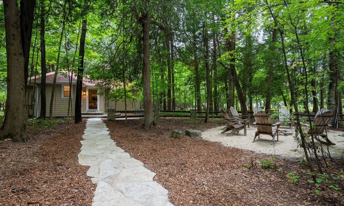 Egg Harbor Cabin | The Woods Cabin at Three Leaves – Cozy Escape Near the Lake