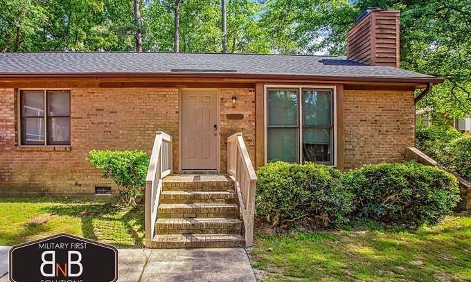 Fayetteville House | The Woodside Guest House II