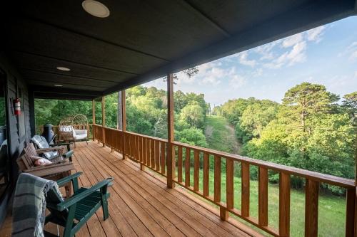 Eureka Springs Hotel | The Woodsman Lodge
