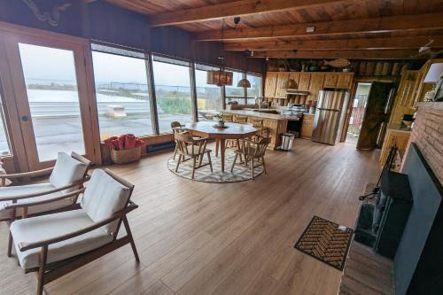 Oak Harbor House | The Yellow Buoy