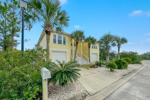 Ono Island House | The Yellow House at Herons Walk