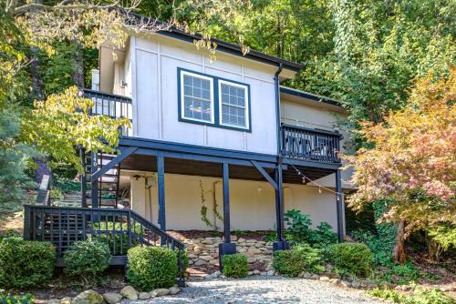 Mill Ridge Apartment | The Zen Den Peaceful Cottage with Mountain Views