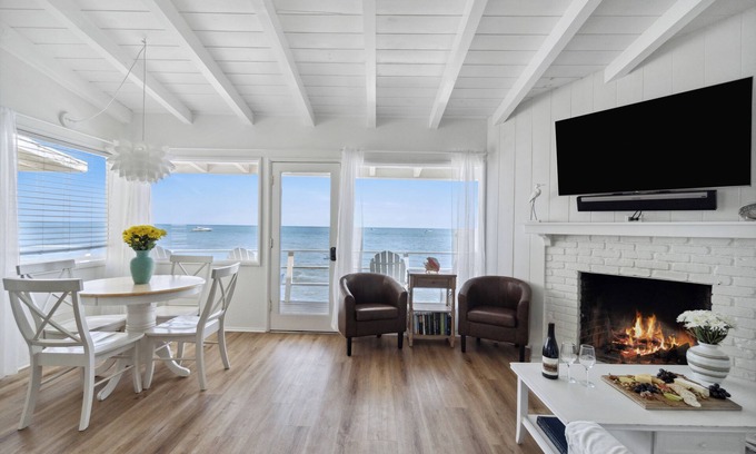 Eastern Malibu House | The Zuma Bungalow on Carbon Beach