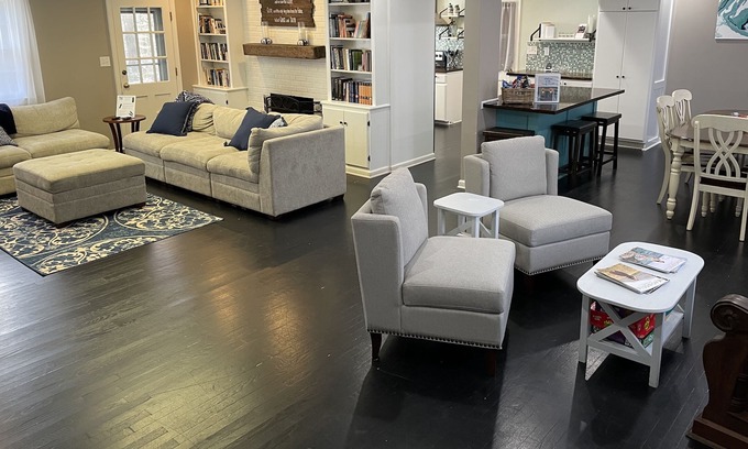 Charlottesville House | TheComfy Ranch