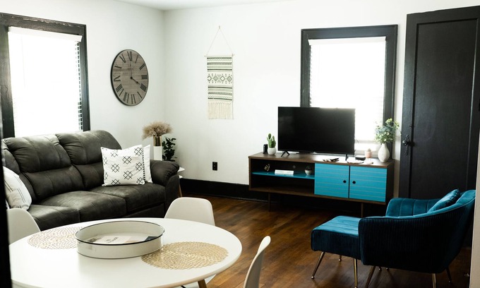 Somerset Apartment | Thee Parsonage Suite B