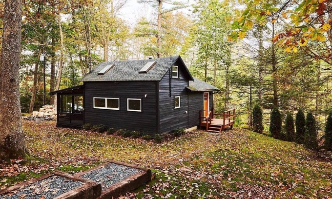 Yulan House | @TheHighlandBungalow / Sullivan Catskills Getaway