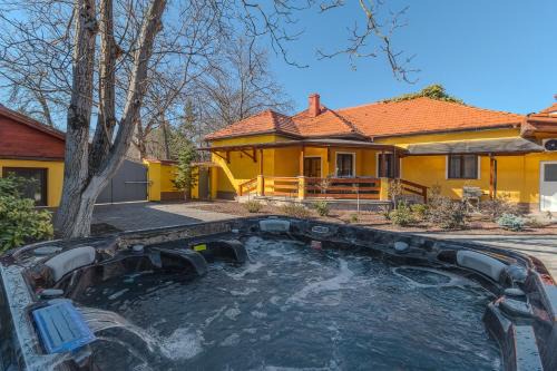 Baile Felix House | Thermalis Groove