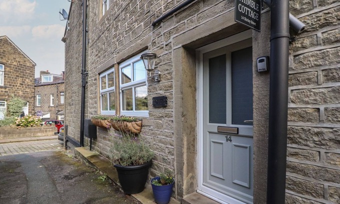 Haworth Cottage | THIMBLE COTTAGE, pet friendly, with a garden in Haworth