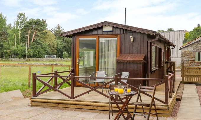 Scalby Cottage | THIRLEY BECK LODGE, pet friendly, with a garden in Harwood Dale