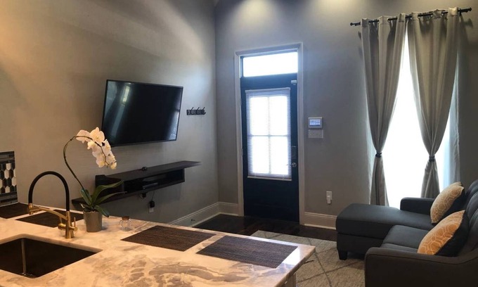 Saint Roch House | This Amazing Home Is In The Lovely St. Roch Neighborhood.