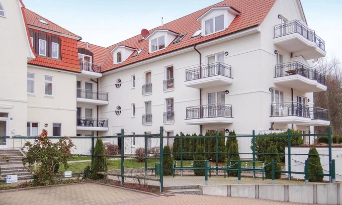Am Schwarzen Busch Apartment | This apartment, renovated at the end of 2012, is located on the 2nd floor of a modern apartment comp