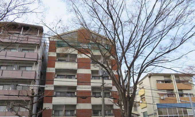 Kita Ward Apartment | This apartment hotel faces Kitayama Dori in Kyoto.Take the city bus [North 1] from Kitaoji Station on the subway Karasuma Line and get off at [Jotokuji-mae] bus stop.