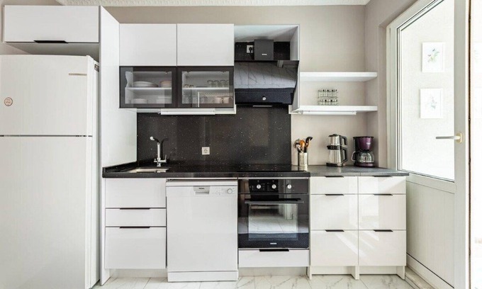 Moda Apartment | This apartment is a 1 bedroom(s), 1 bathrooms, located in Kadıköy, İstanbul.