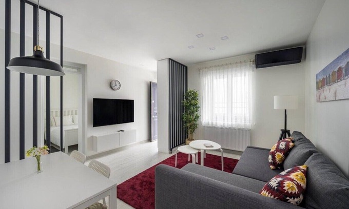 Bebek Apartment | This apartment is a 1 bedroom(s), 1 bathrooms, located in Beşiktaş, İstanbul.