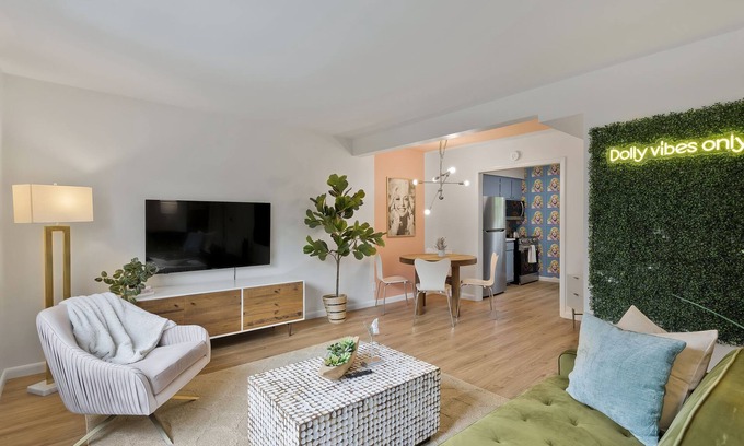 Nashville Apartment | This apartment is a 1 bedroom(s), 1 bathrooms, located in Nashville, TN.