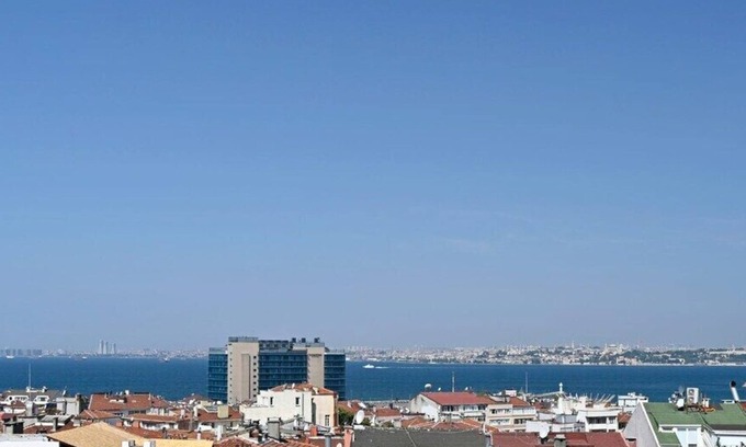 Moda Apartment | This apartment is a 2 bedroom(s), 1.5 bathrooms, located in Kadıköy, İstanbul.