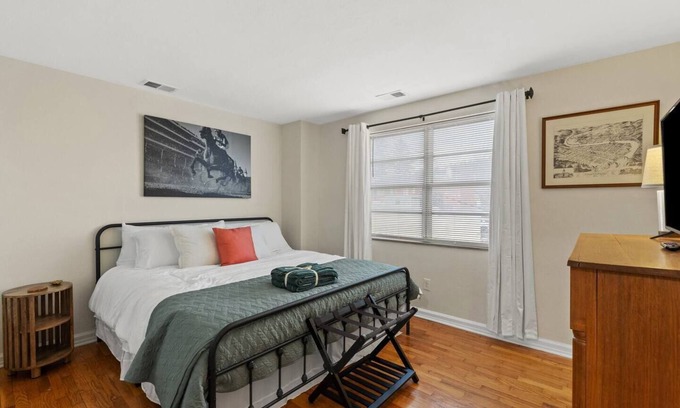Frankfort Apartment | This apartment is a 2 bedroom(s), 1 bathrooms, located in Frankfort, KY.