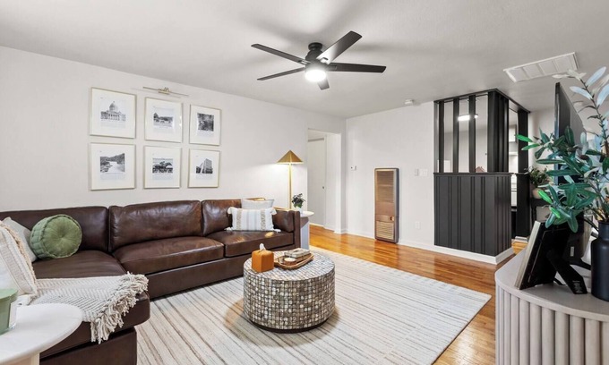 Frankfort Apartment | This apartment is a 2 bedroom(s), 1 bathrooms, located in Frankfort, KY.