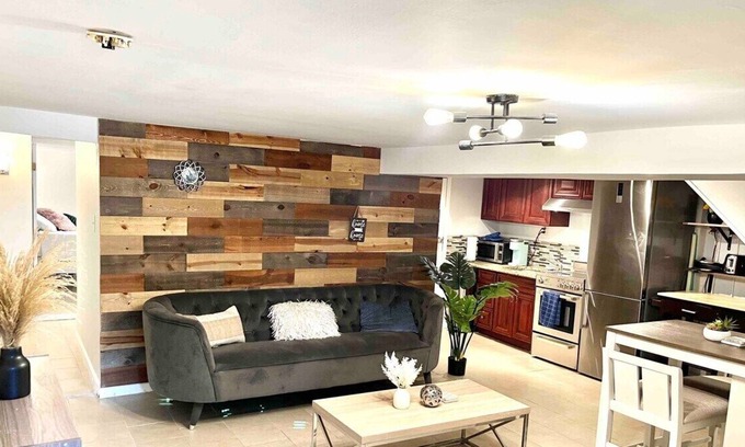 Williamsbridge Apartment | This apartment is a 2 bedroom(s), 1 bathrooms, located in The Bronx, NY.
