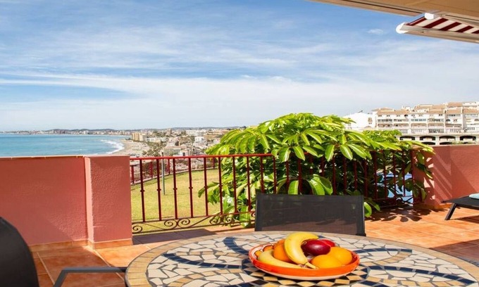 La Capellania Apartment | This apartment is a 2 bedroom(s), 2 bathrooms, located in Benalmádena, Andalucía.