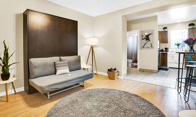 Graduate Hospital Apartment | This apartment is a 0 bedroom(s), 1 bathrooms, located in Philadelphia, PA.