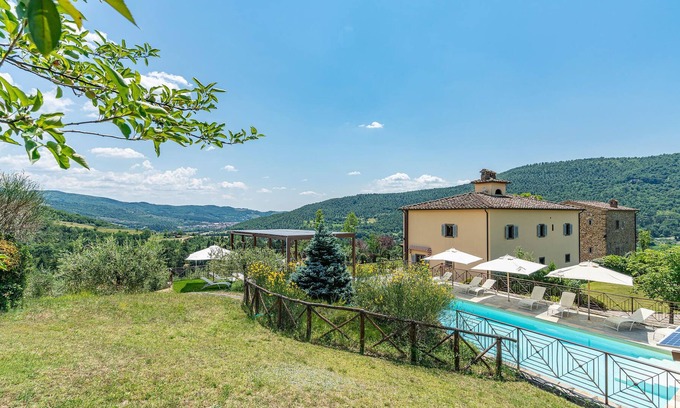 Subbiano House | This beautiful country house is ideal for your vacation in Tuscany.