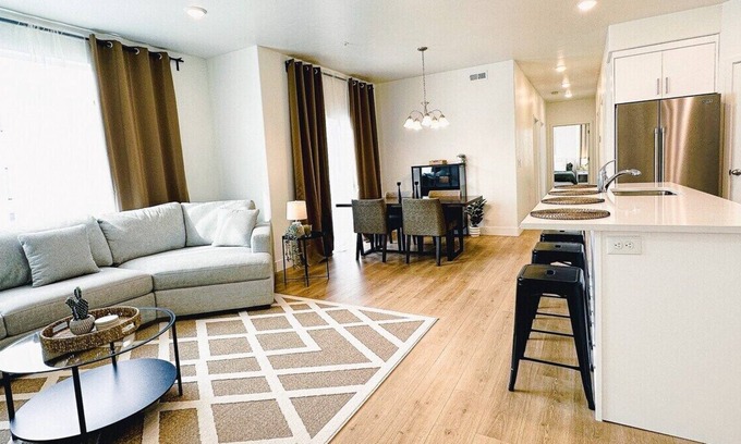 American Fork Condo | This condominium is a 3 bedroom(s), 2 bathrooms, located in American Fork, UT.