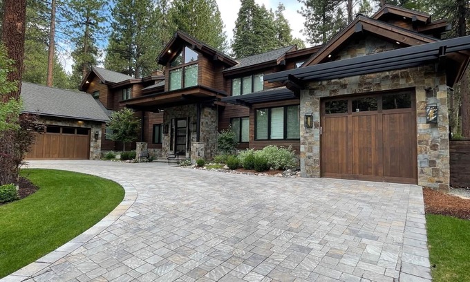 Incline Village House | This exquisitely designed, modern mountain home
