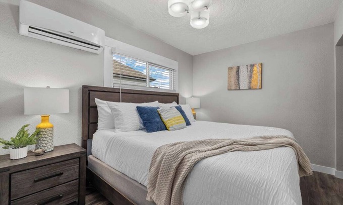 Nampa House | This house is a 2 bedroom(s), 1 bathrooms, located in Nampa, ID.