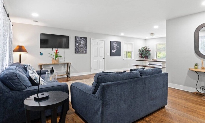 Chattanooga House | This house is a 3 bedroom(s), 2 bathrooms, located in Chattanooga, TN.