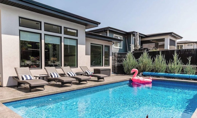 Southwest Mission House | This house is a 3 bedroom(s), 3 bathrooms, located in Kelowna, BC.