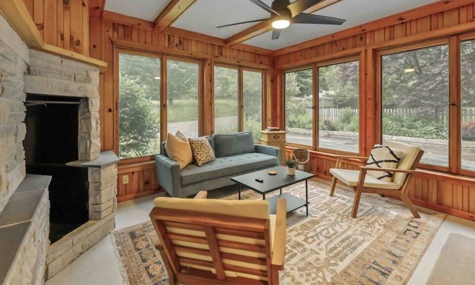 Pittsfield House | This house is a 3 bedroom(s), 1 bathrooms, located in Lanesborough, MA.