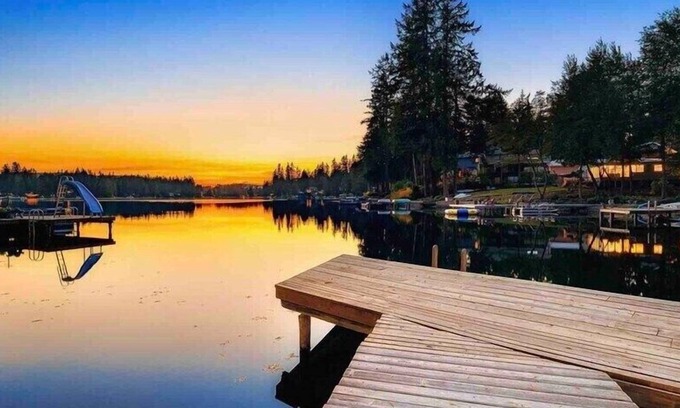Sammamish House | This house is a 4 bedroom(s), 2 bathrooms, located in Sammamish, WA.