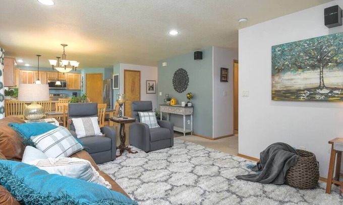 Felida House | This house is a 4 bedroom(s), 2.5 bathrooms, located in Vancouver, WA.